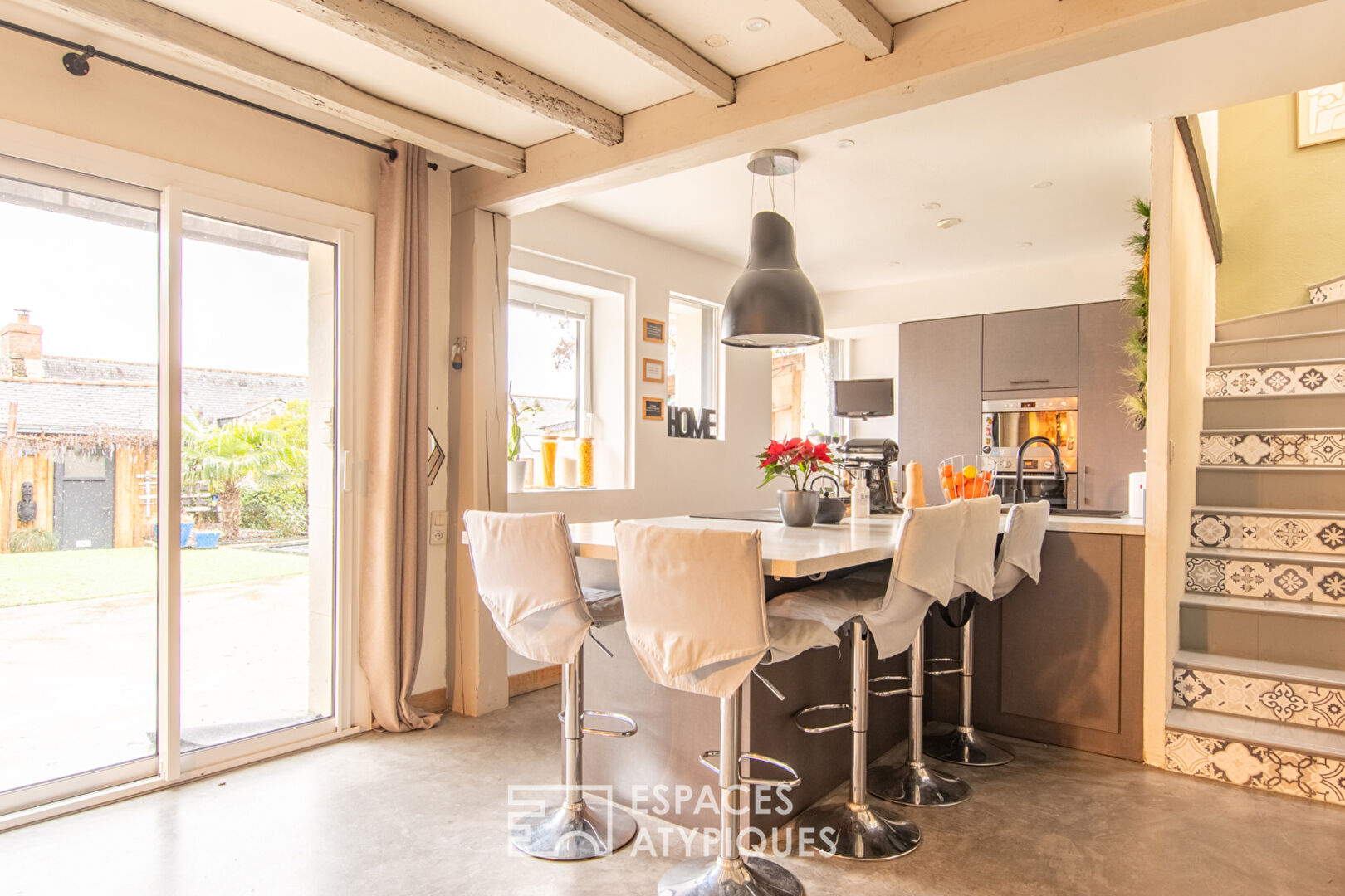 Charming house with a recently built swimming pool in its verdant setting