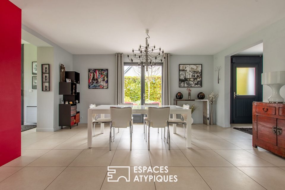 Discrète maison d'architecte au coeur des vignobles