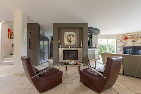 Maison contemporaine d&rsquo;exception dans un écrin de verdure