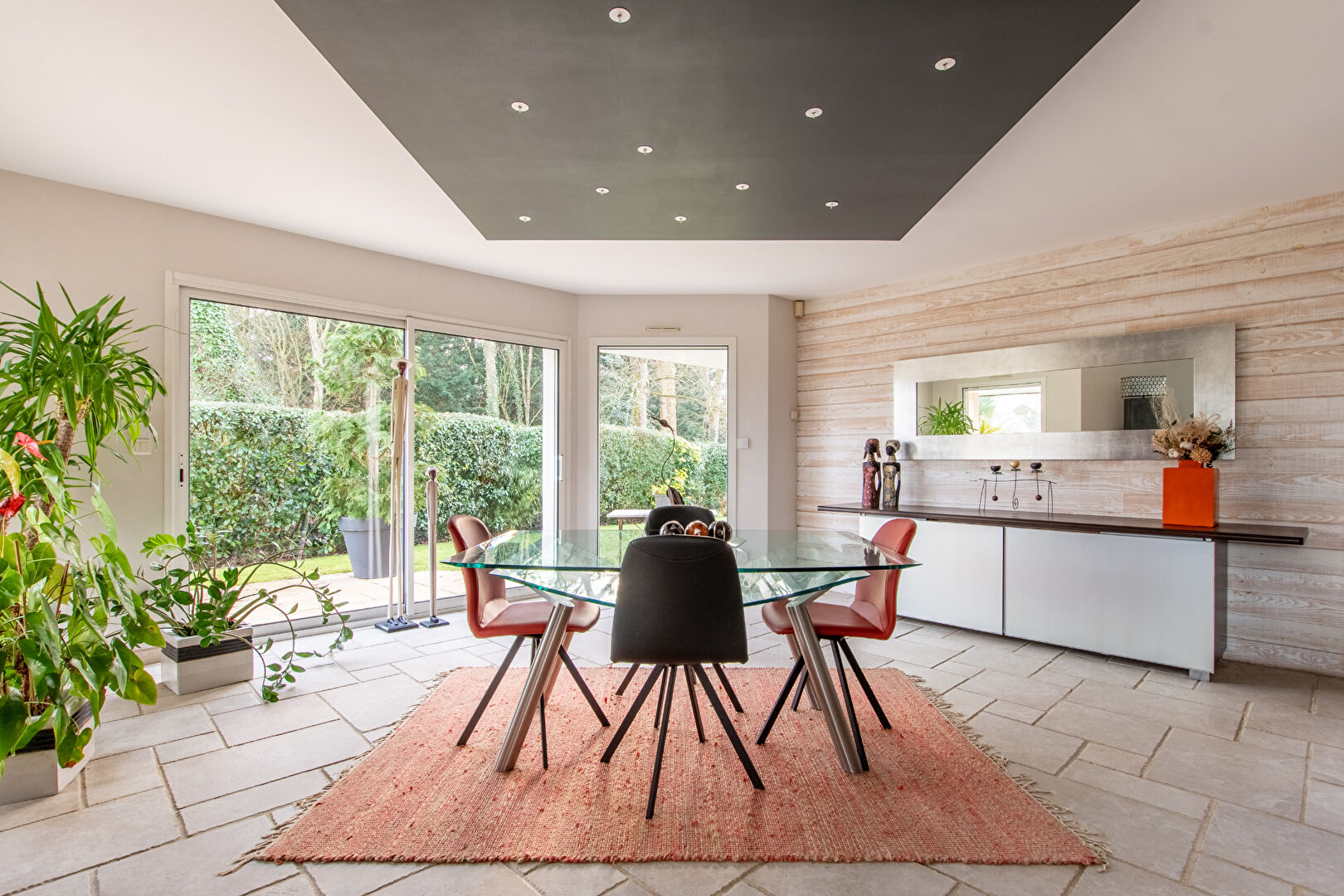 Maison contemporaine d&rsquo;exception dans un écrin de verdure