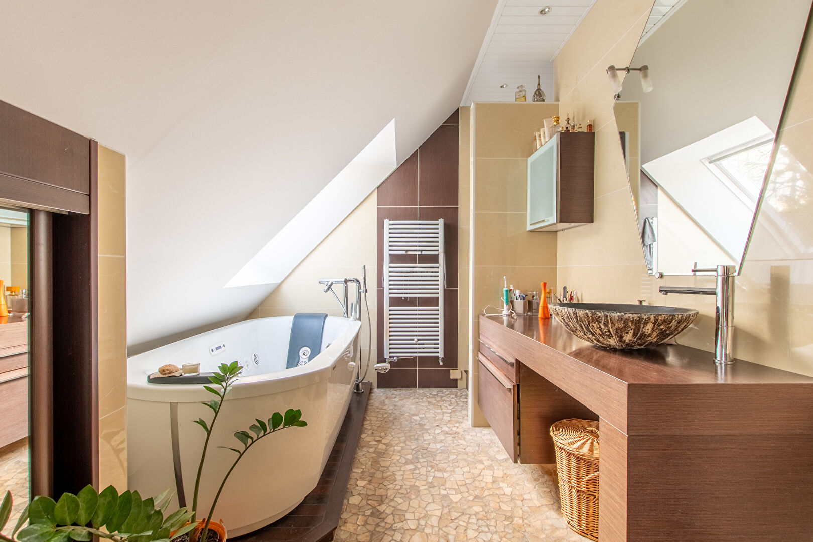 Maison contemporaine d&rsquo;exception dans un écrin de verdure