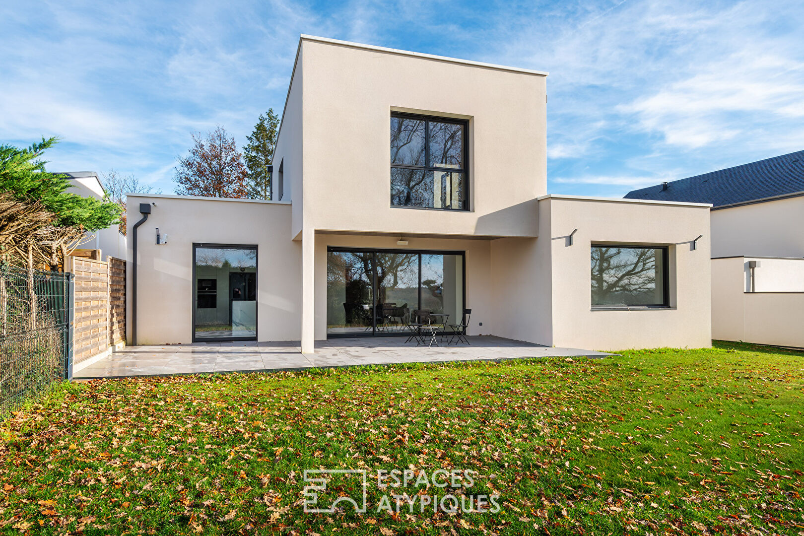 Élégante contemporaine au panorama d&rsquo;exception