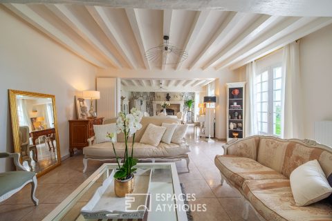 Charming property with swimming pool and landscaped grounds