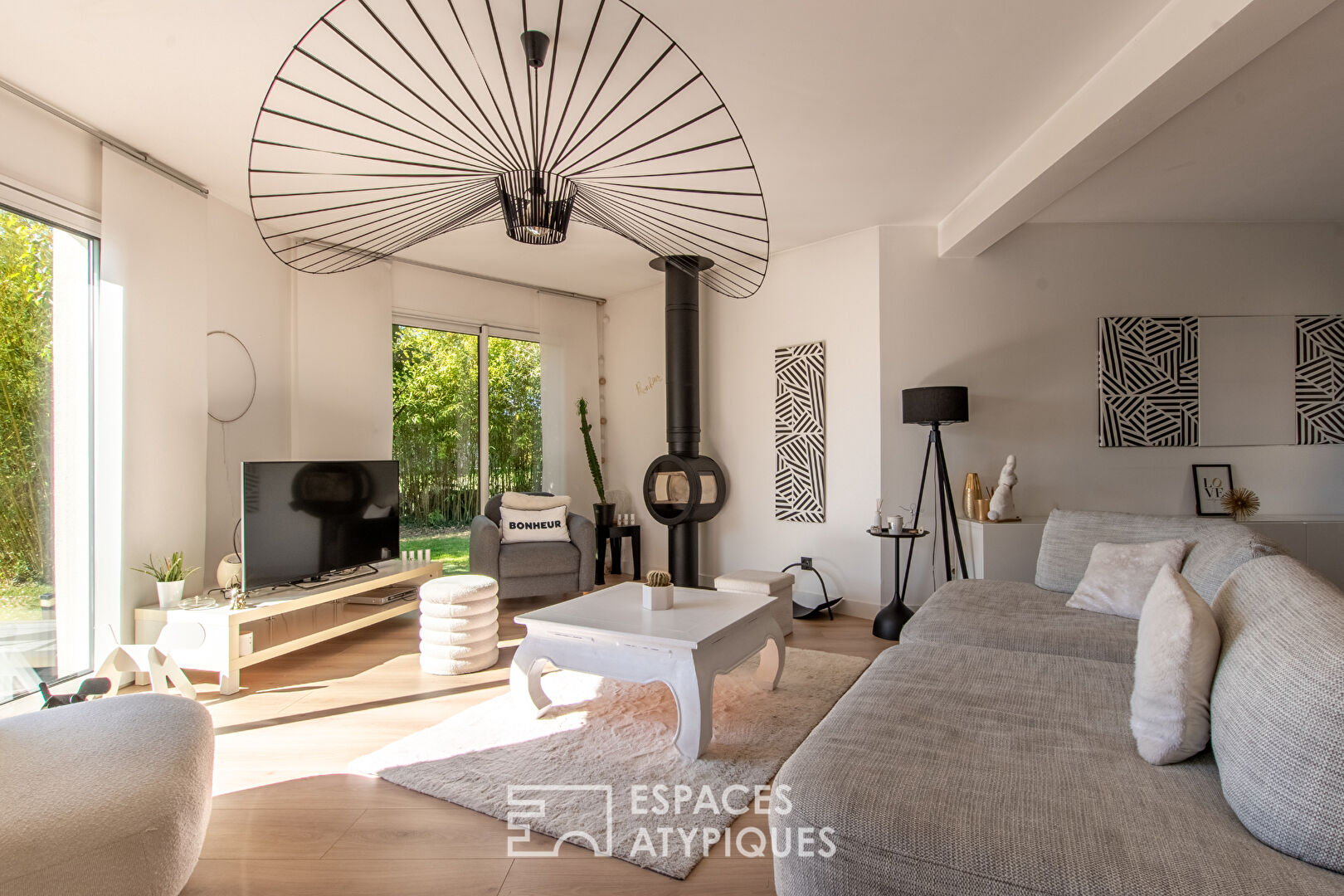 Contemporary family home with a holiday feel