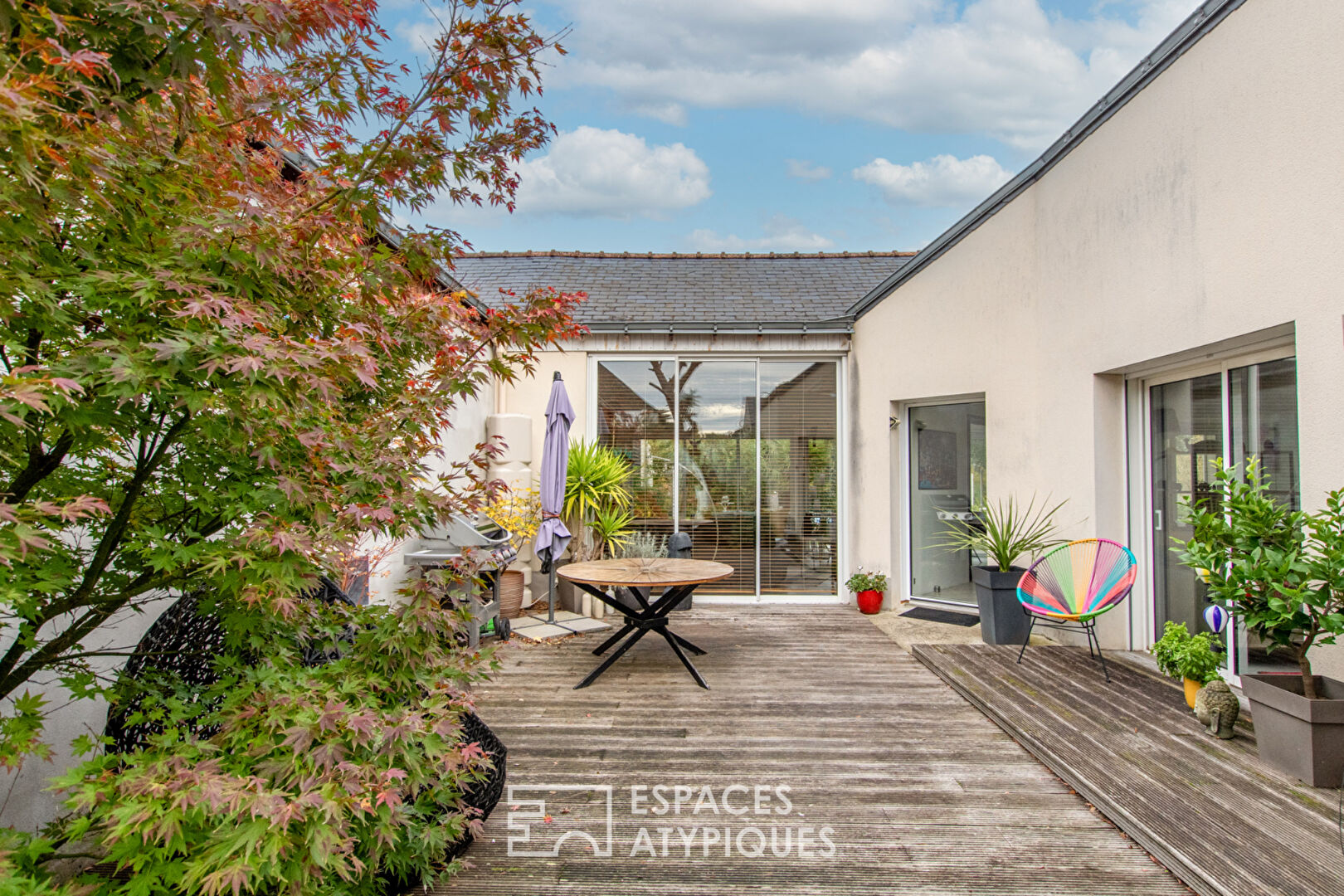 Maison d&rsquo;architecte avec piscine dans environnement privilégié