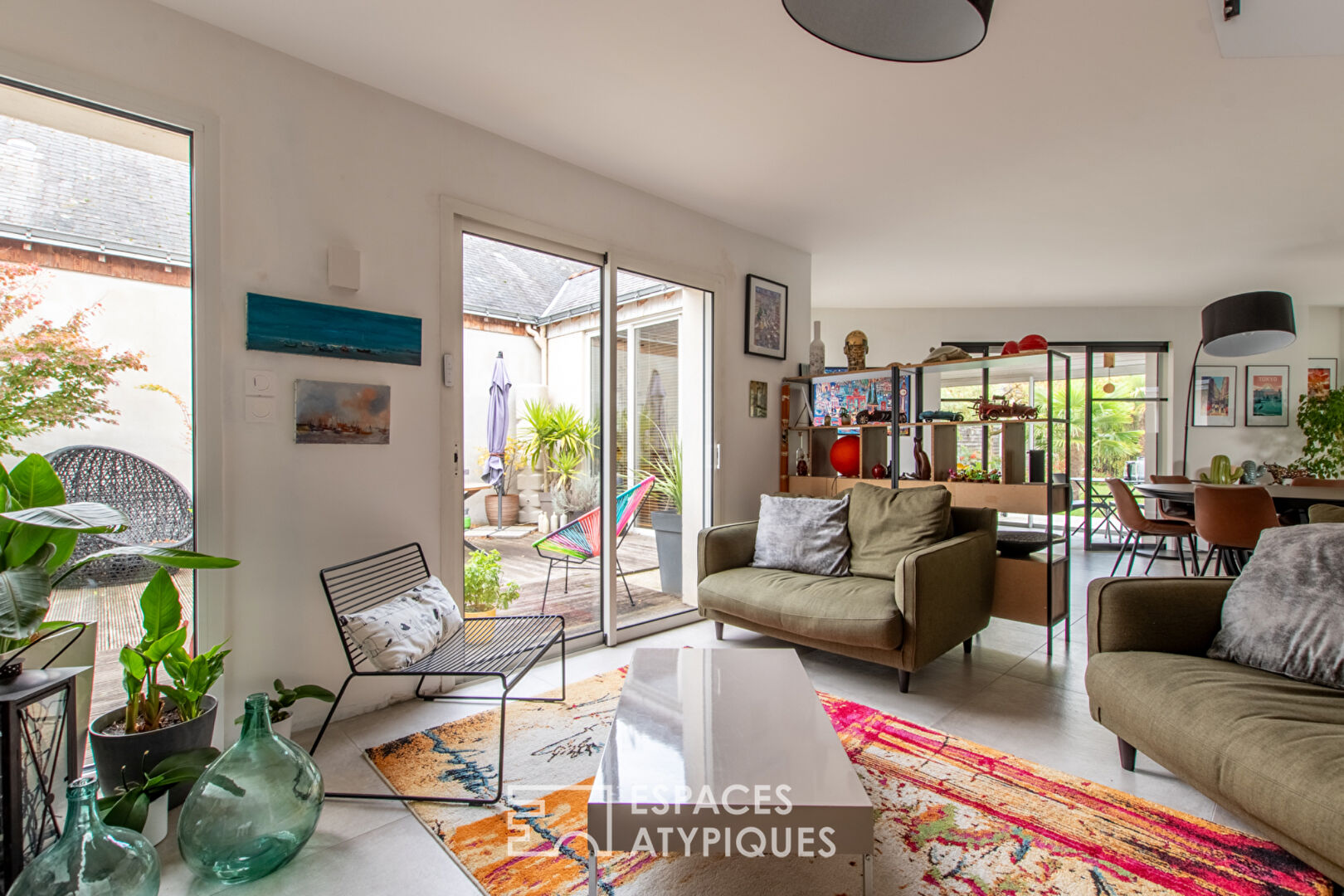 Maison d&rsquo;architecte avec piscine dans environnement privilégié