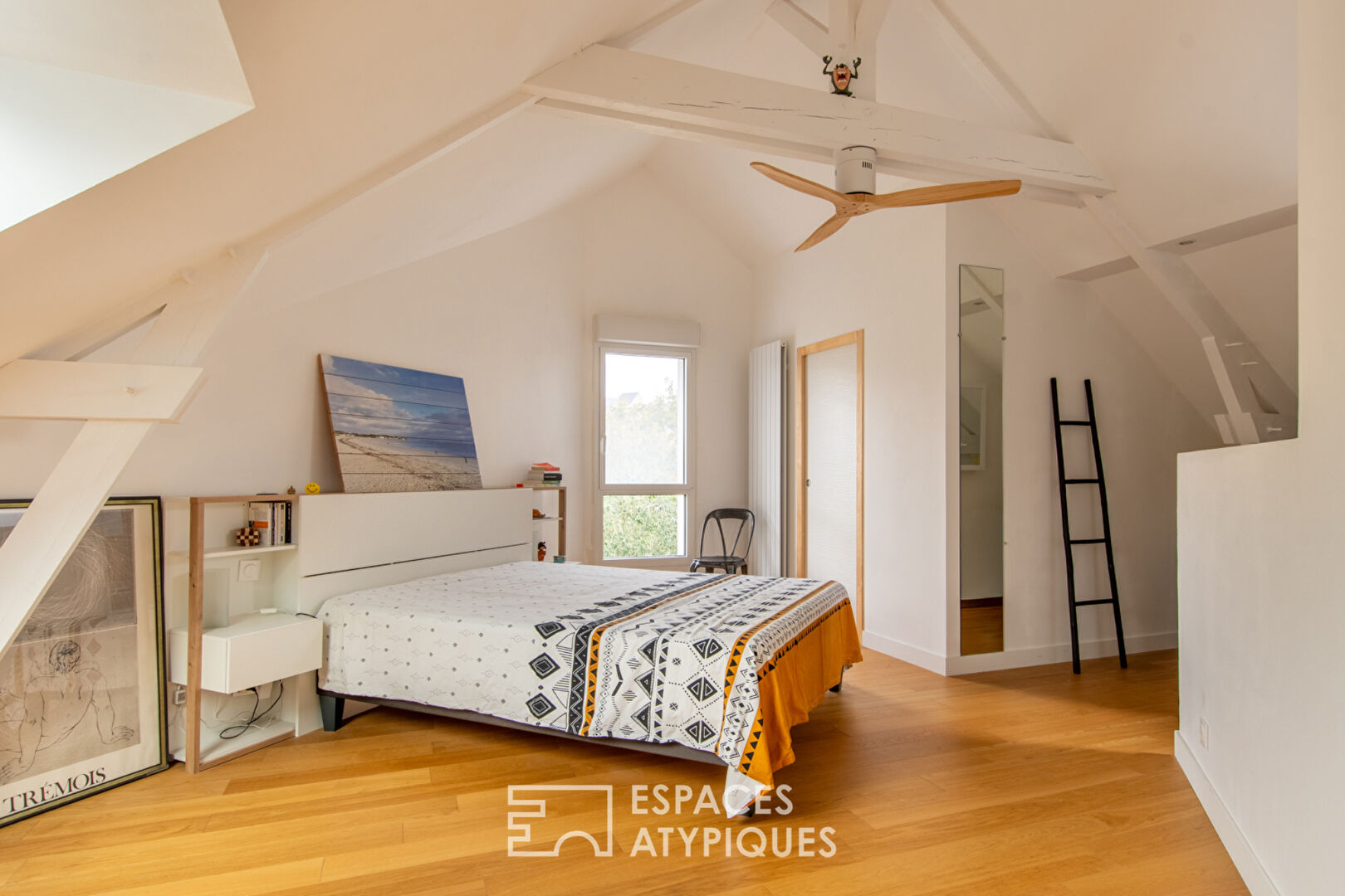 Maison d&rsquo;architecte avec piscine dans environnement privilégié