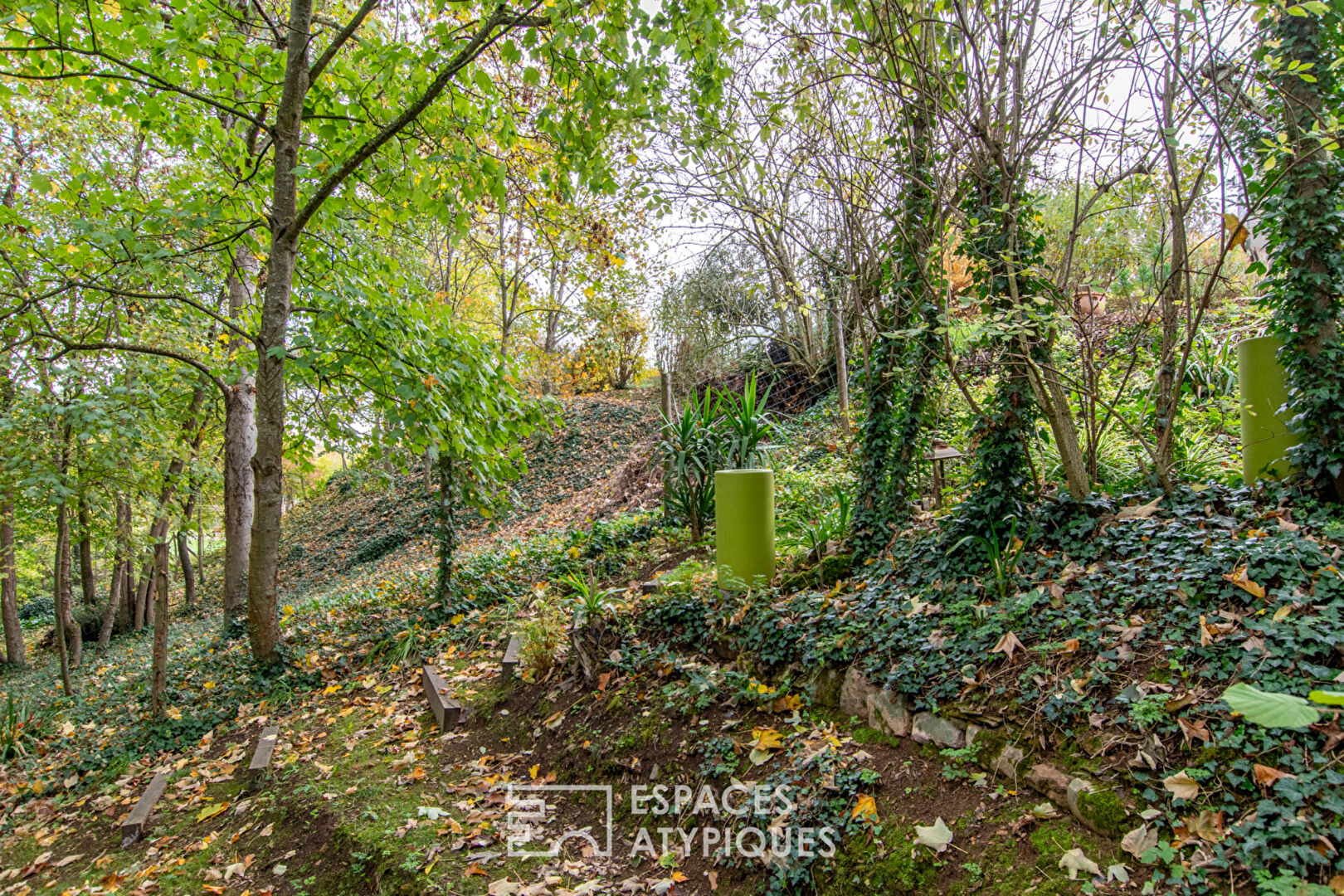Maison d&rsquo;architecte avec piscine dans environnement privilégié