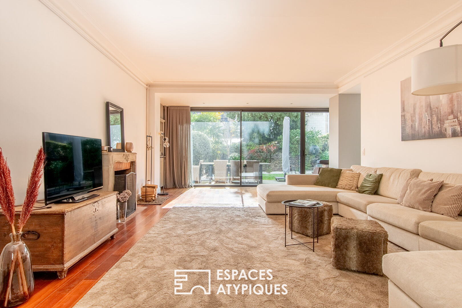 Exceptionnelle propriété Place du Lycée au coeur du centre ville