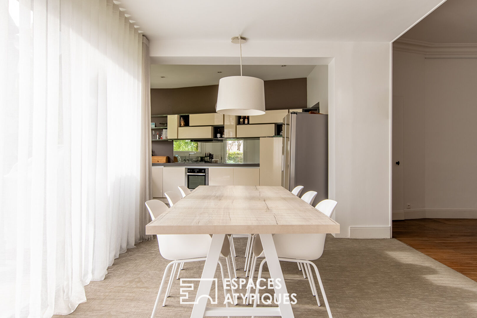 Exceptionnelle propriété Place du Lycée au coeur du centre ville