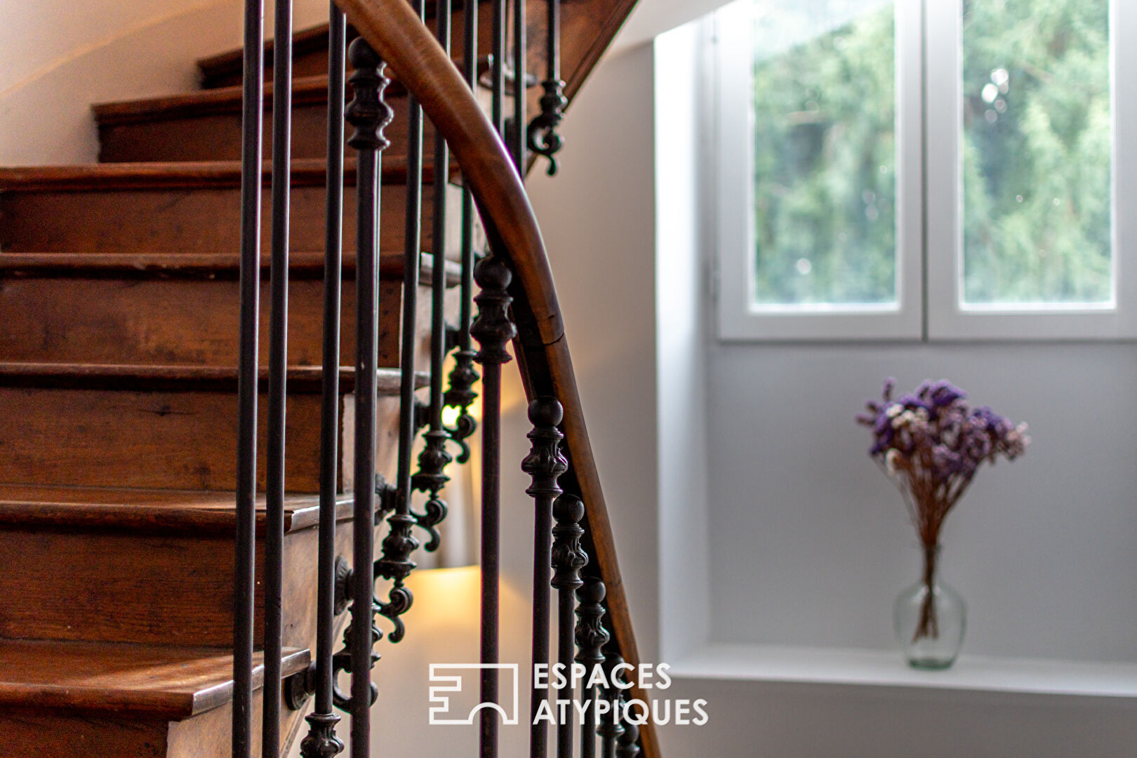 Exceptionnelle propriété Place du Lycée au coeur du centre ville