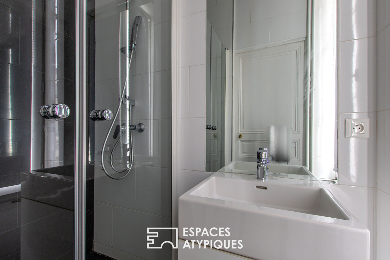 Exceptionnelle propriété Place du Lycée au coeur du centre ville