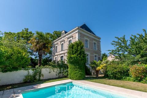 Elegant bourgeois house in its verdant setting with swimming pool