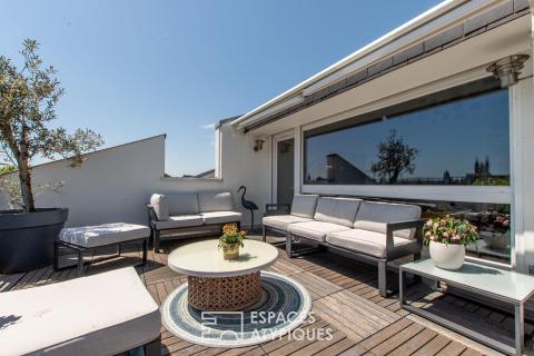 Bright triplex with terrace and exceptional views