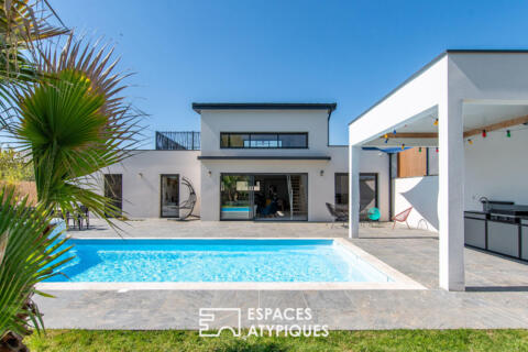 Maison Contemporaine Lumineuse et sa piscine