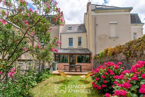 Maison angevine avec son jardin calme
