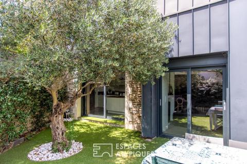 Angers city center: large loft with garden