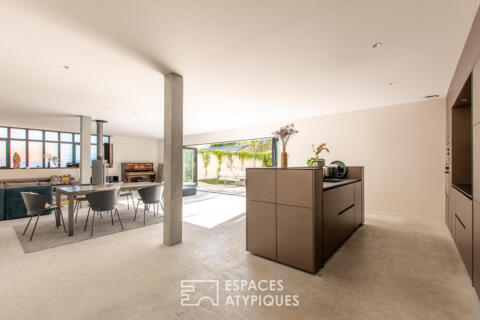 Loft contemporain avec jardin et vie de plain pied