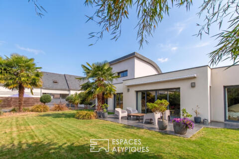 Lumineuse maison contemporaine et son studio indépendant