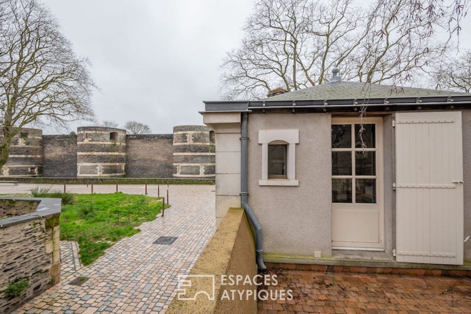 49100 ANGERS - Propriété de charme avec jardin face au Château d'Angers - Réf. ARG649