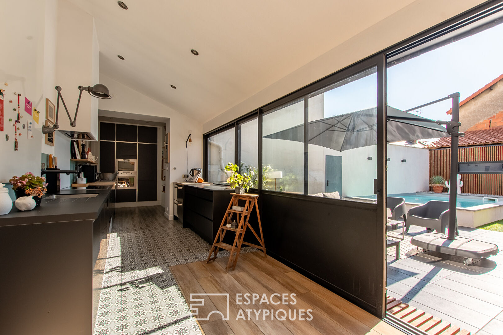 Townhouse with swimming pool