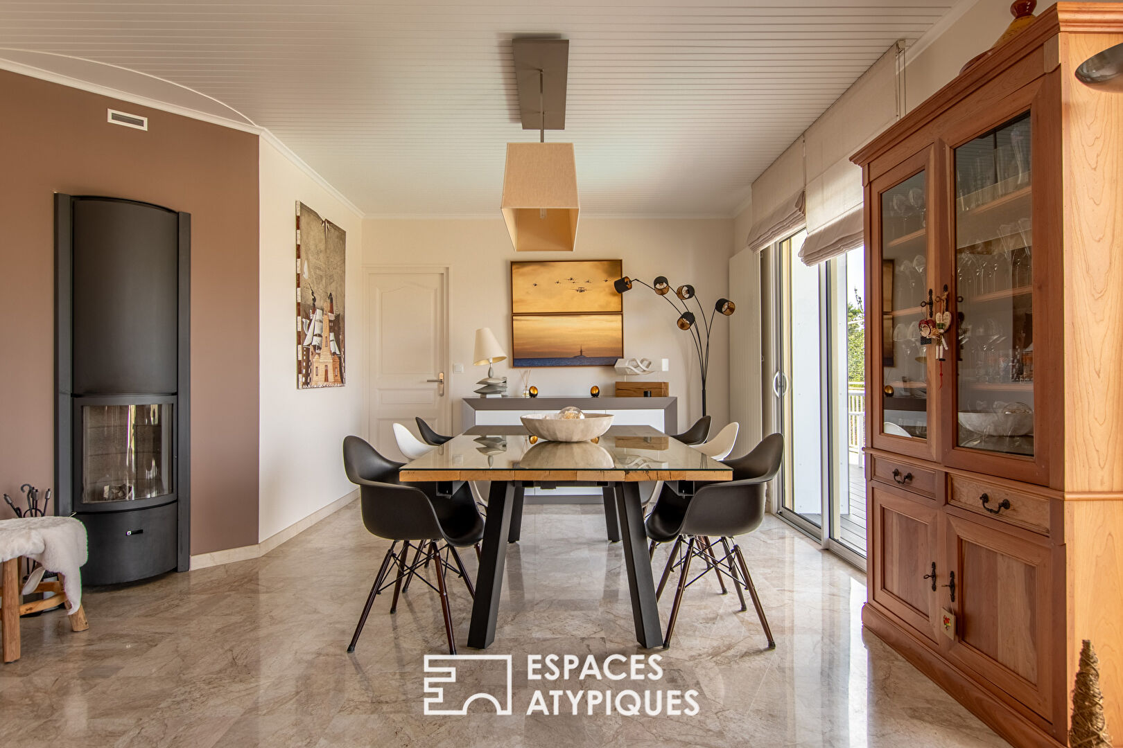 Maison avec piscine à débordement et vue sur la Vallée de la Sèvre
