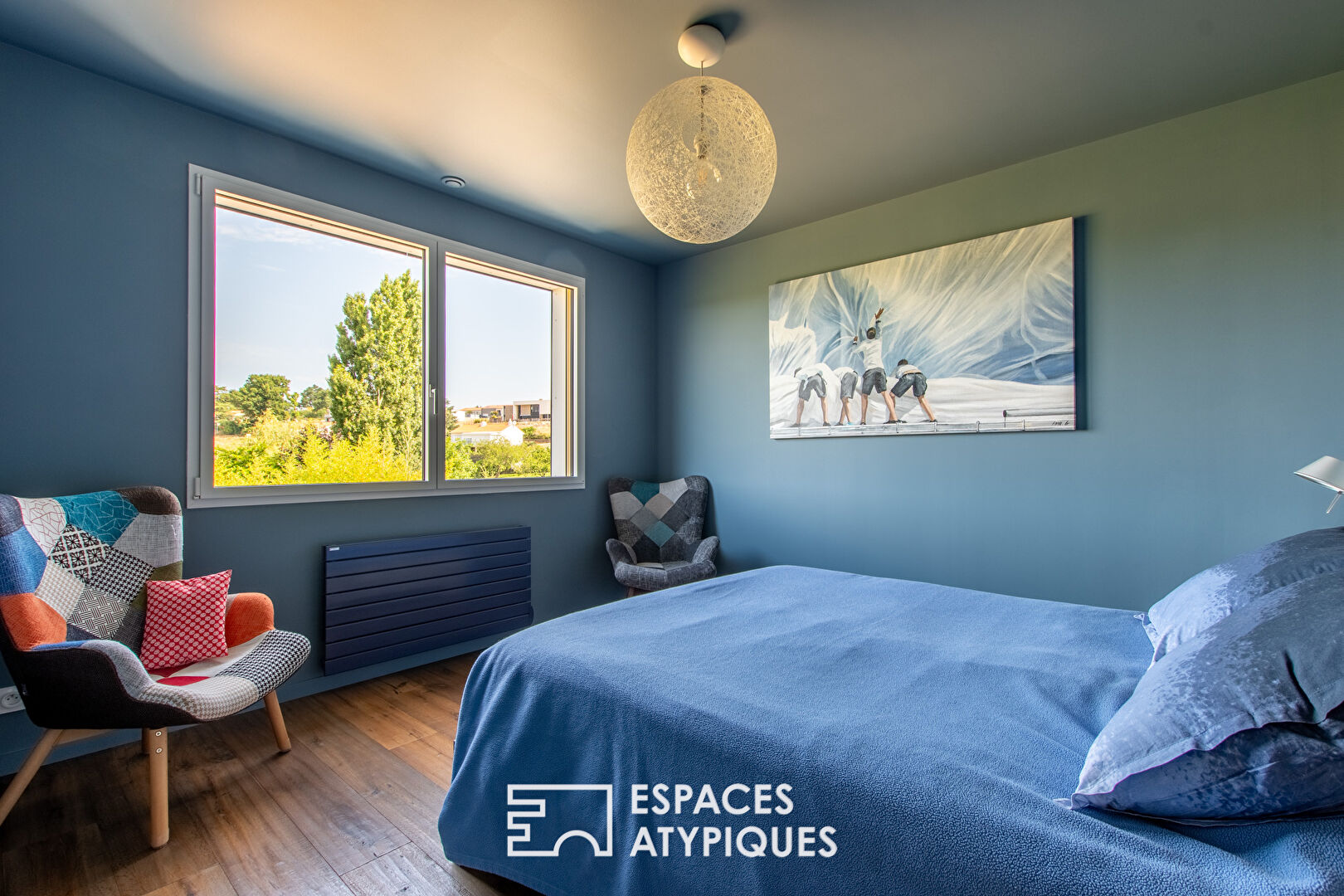 Maison avec piscine à débordement et vue sur la Vallée de la Sèvre