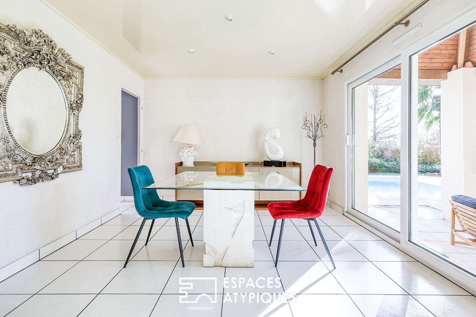 Architect-designed house with panoramic views