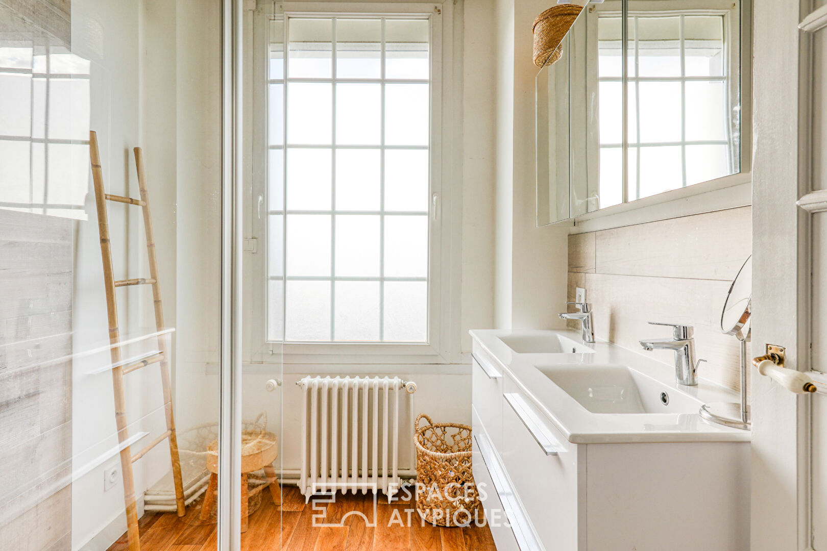 Elegant bourgeois house in the heart of the city