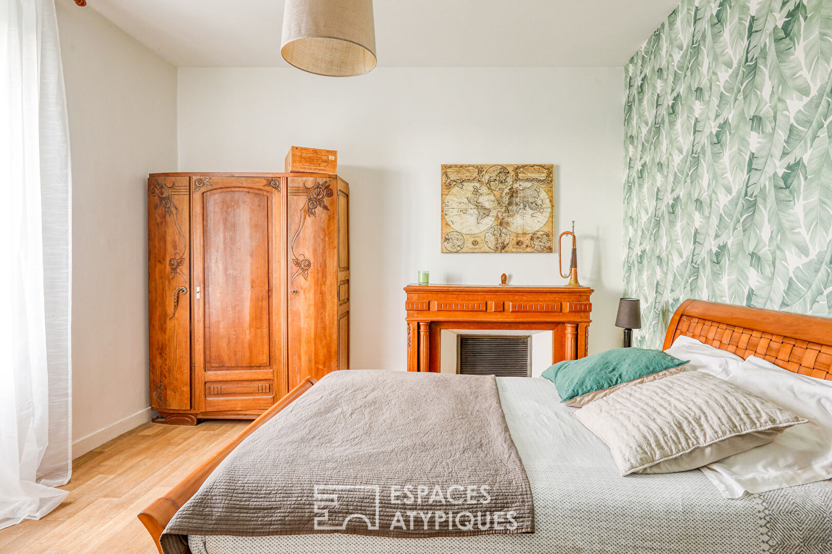 Elegant bourgeois house in the heart of the city