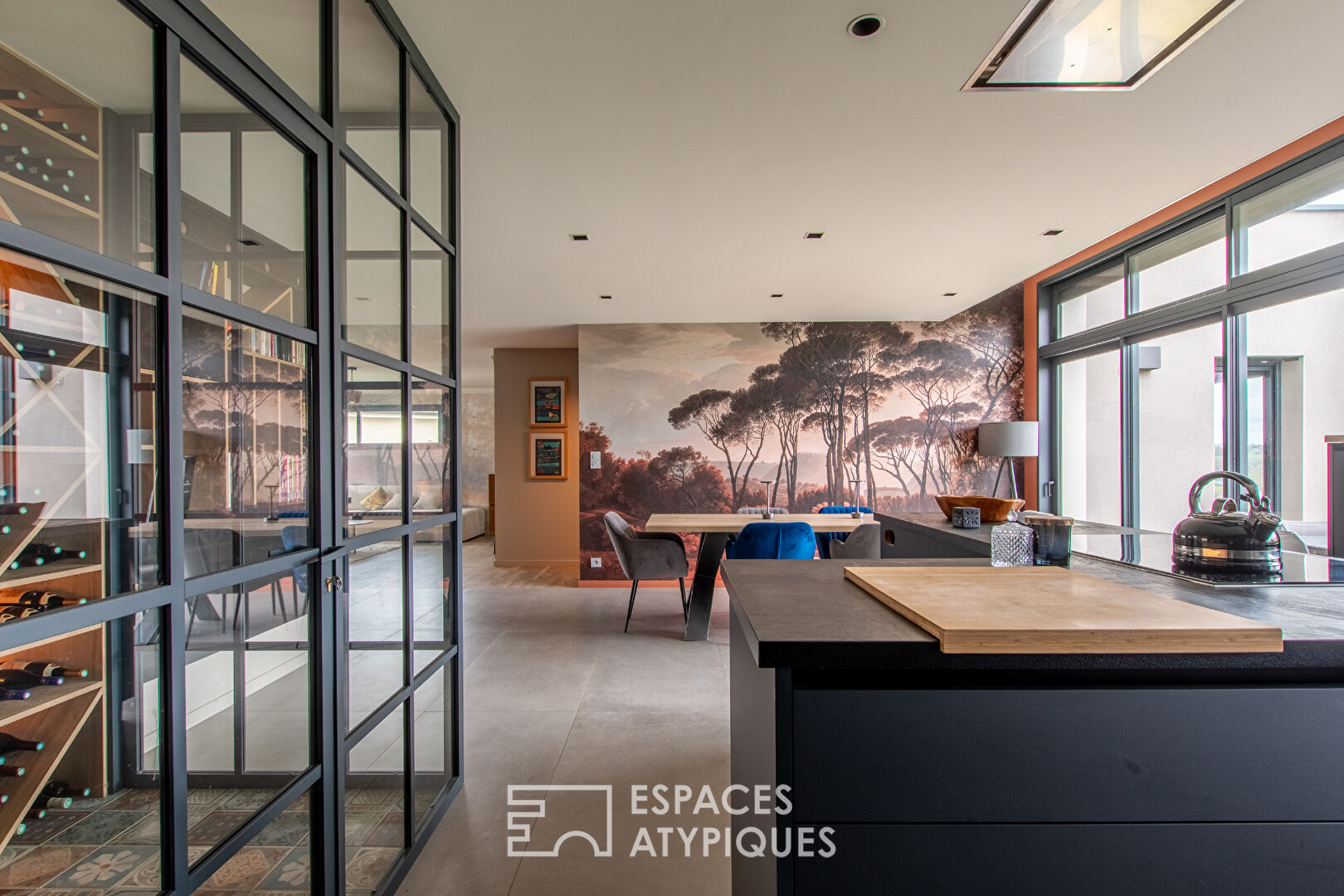 Lumineuse contemporaine au panorama verdoyant