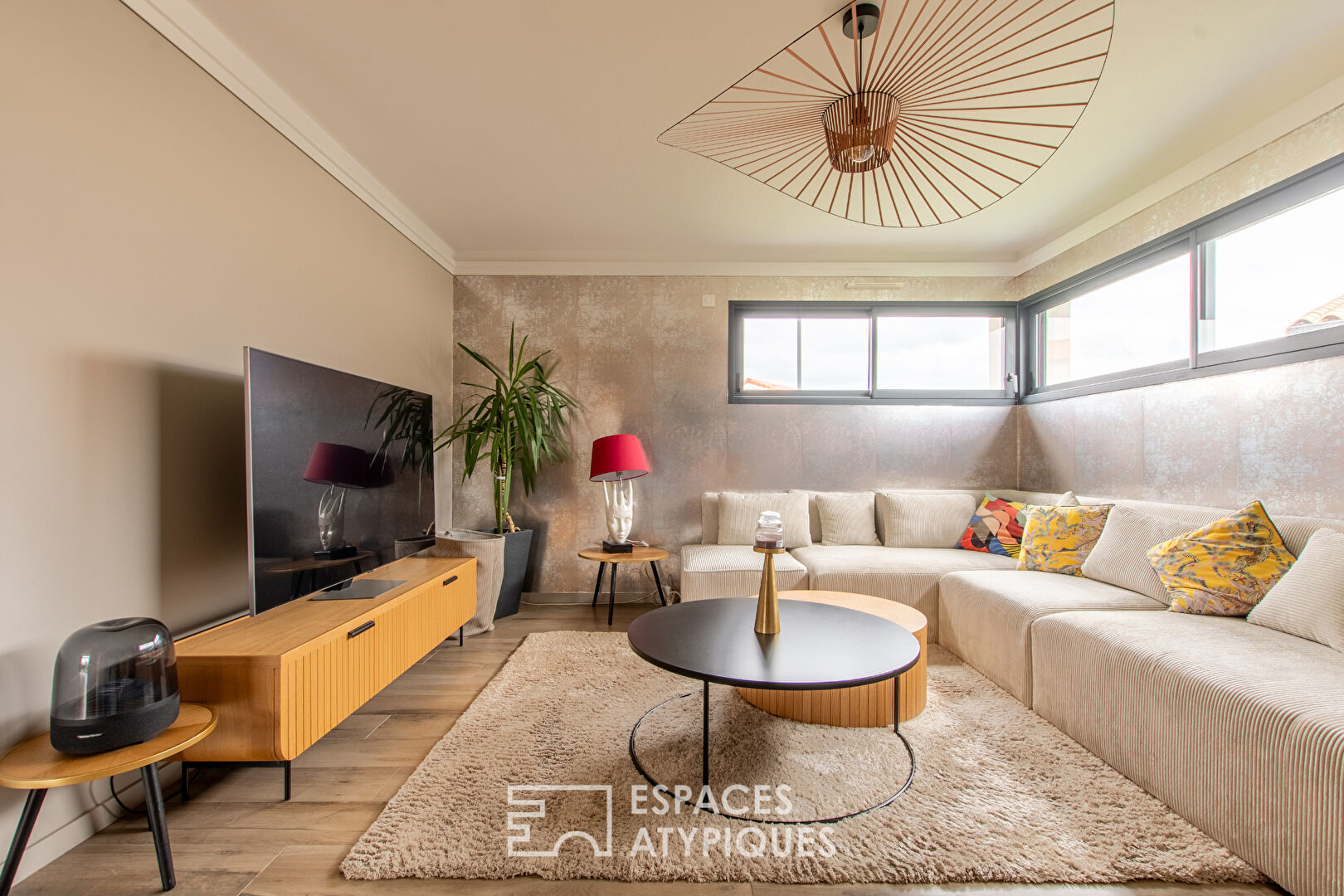 Lumineuse contemporaine au panorama verdoyant