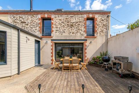 Charming renovated townhouse