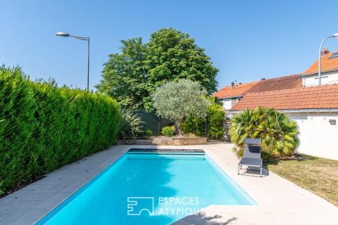 Spacious family home with swimming pool