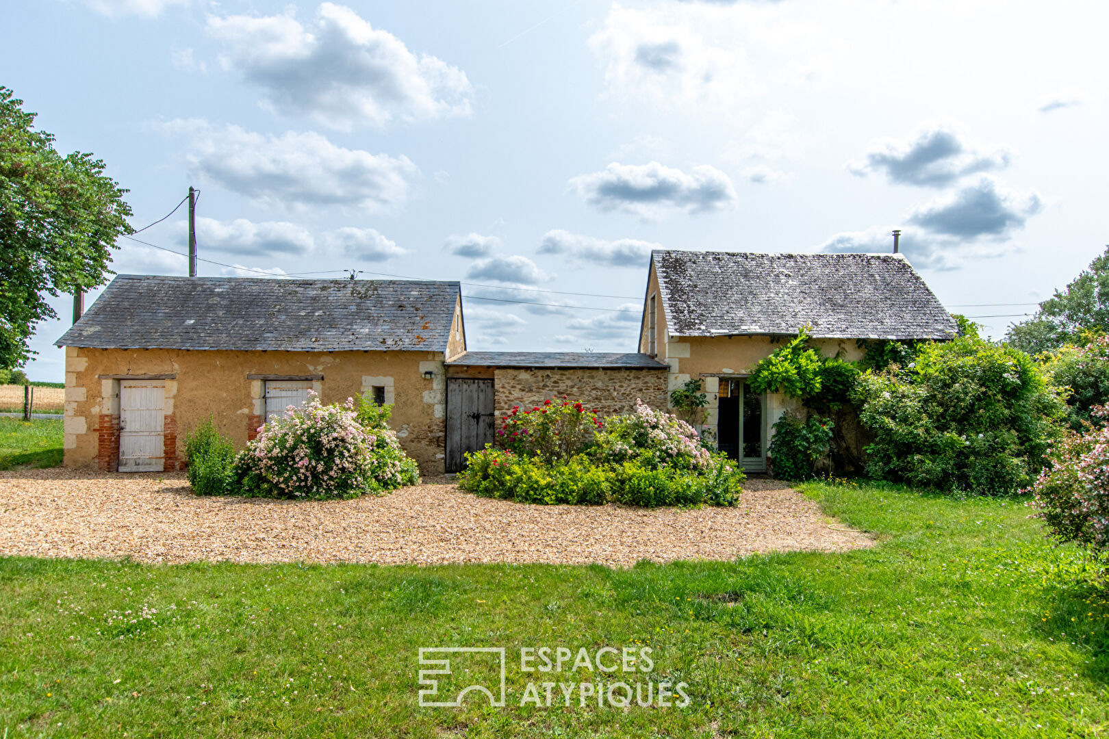 Logis de caractère au cadre verdoyant