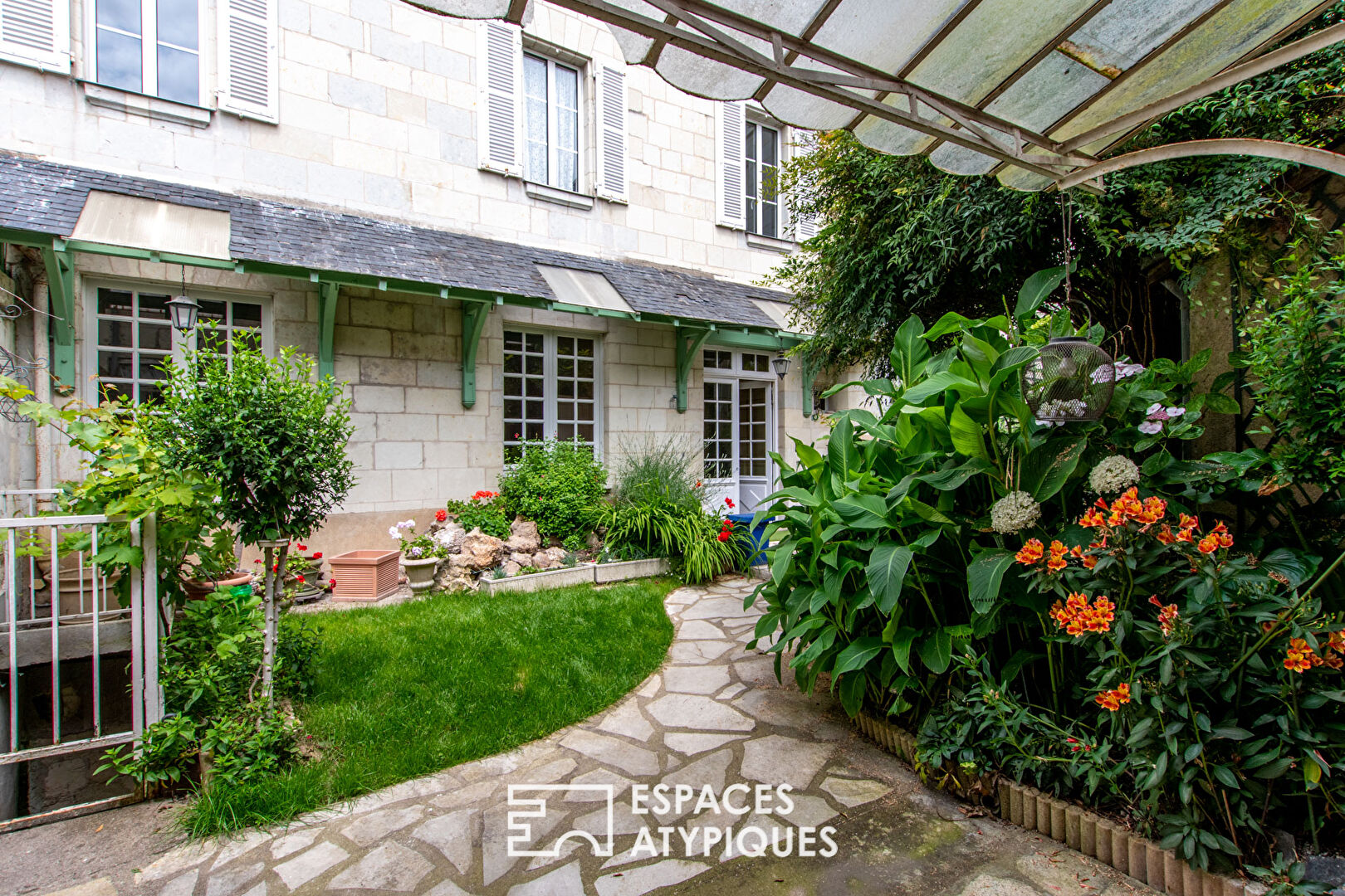 Charming townhouse with garden
