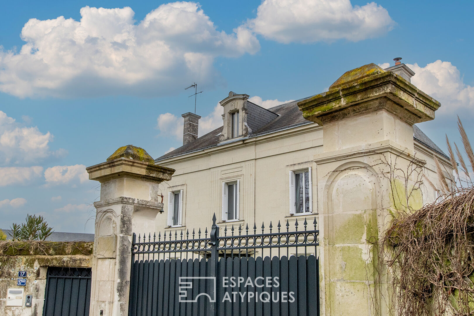 Maison de maître sur parc arboré et immeuble de rapport