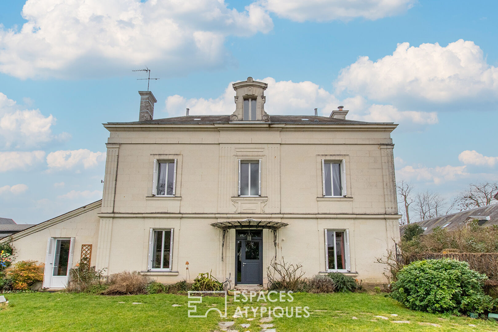 Maison de maître sur parc arboré et immeuble de rapport