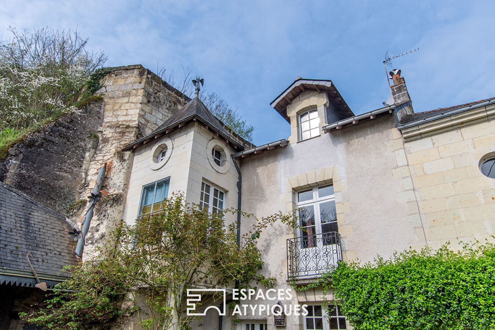 Charming and characterful house on the banks of the Loire