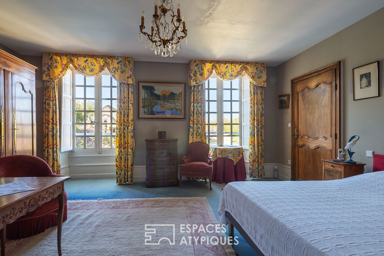 Presbytère de caractère avec vue sur château