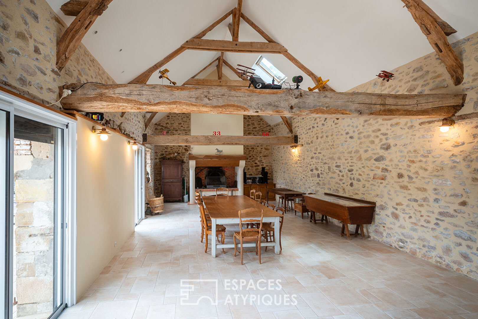 Ancien ferme rénovée avec gîte et dépendances