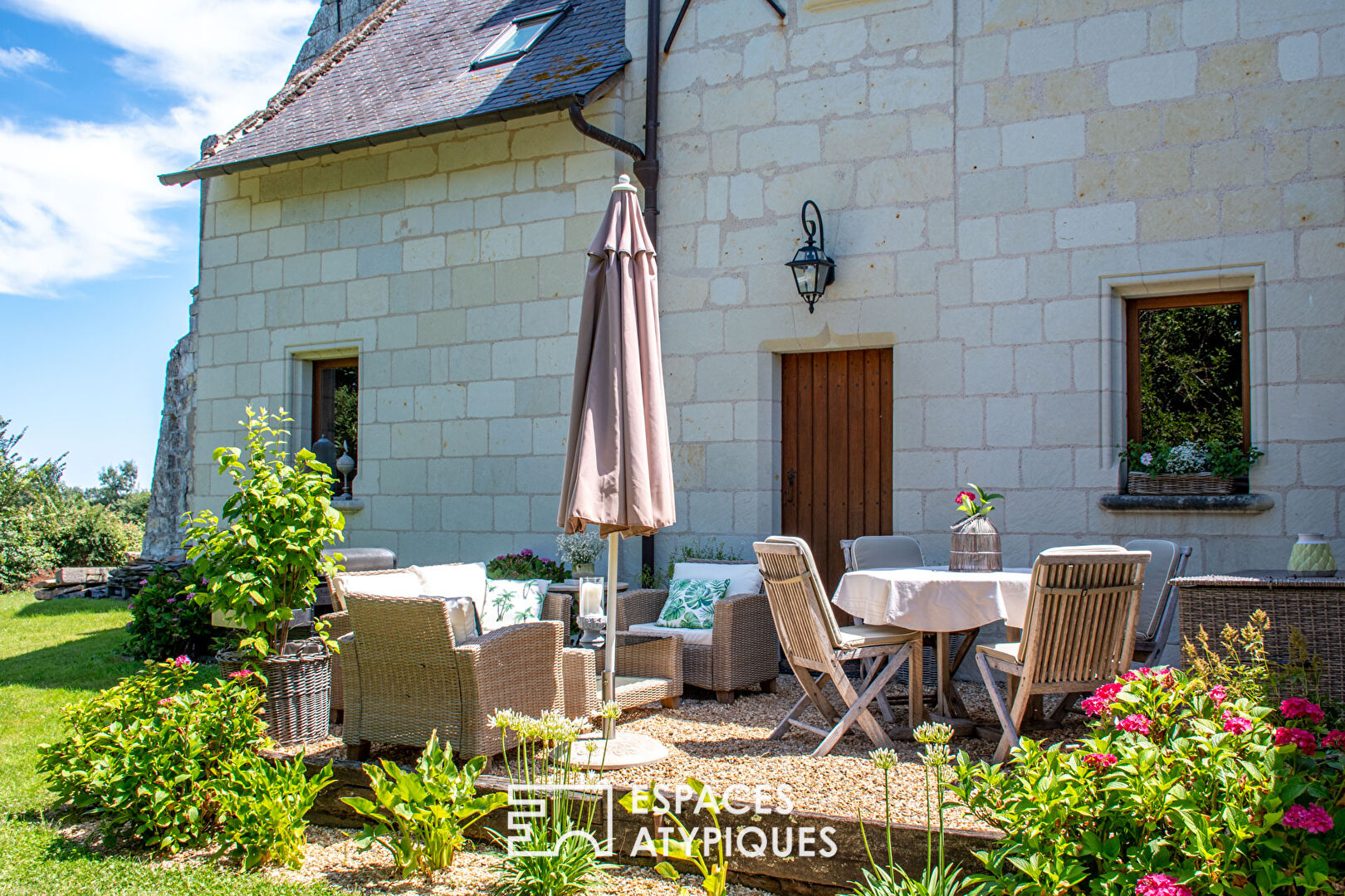 Ancienne Seigneurie et grange dîmière du XVème