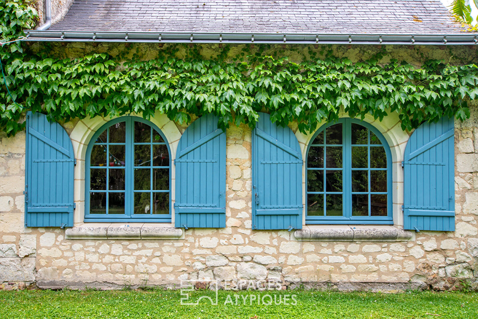 17th century tuffeau stone haven in the heart of a characterful village