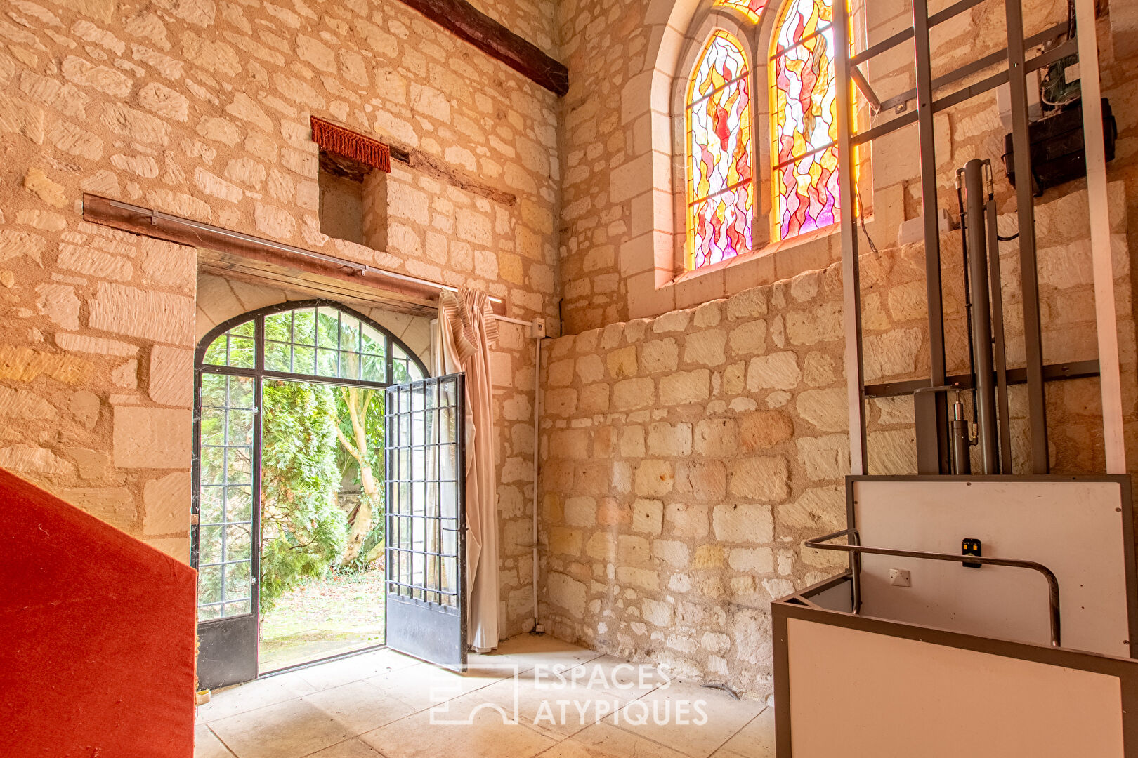 A unique building with spiritual resonances in the heart of an Angevin hamlet