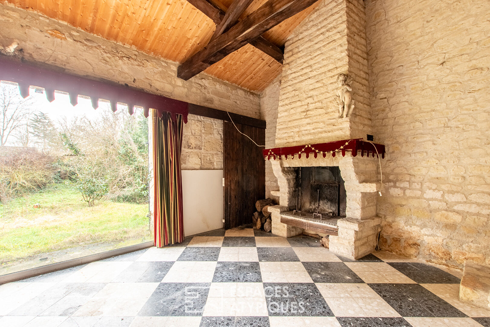 A unique building with spiritual resonances in the heart of an Angevin hamlet