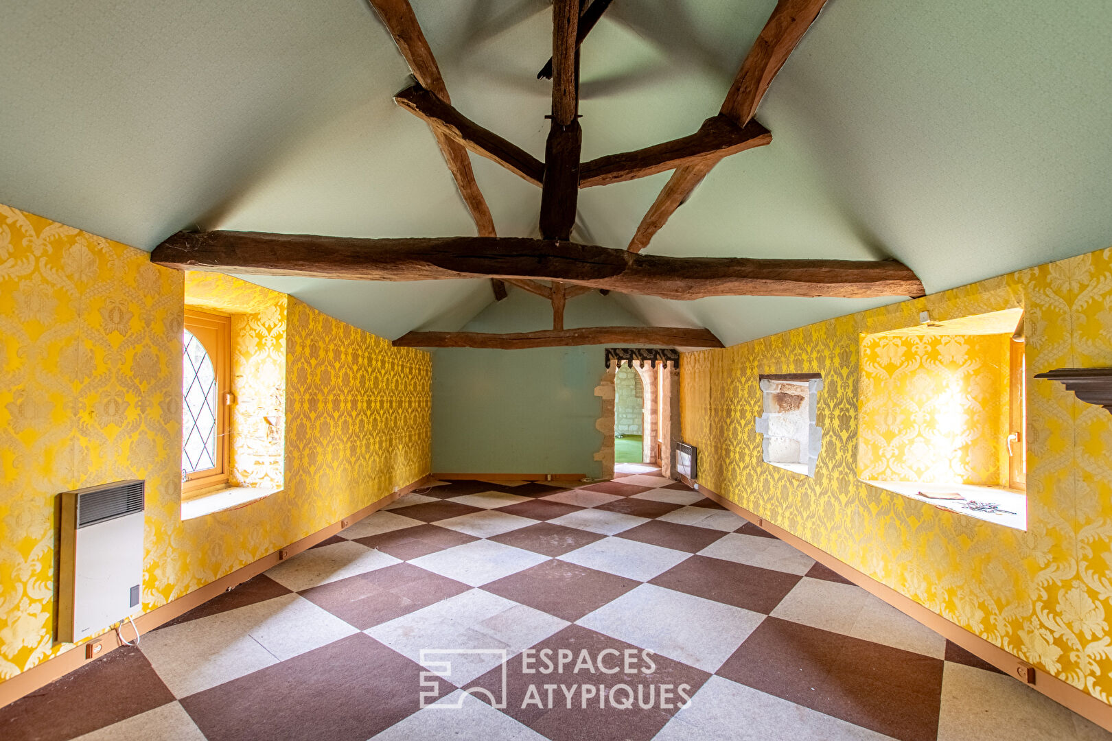 A unique building with spiritual resonances in the heart of an Angevin hamlet