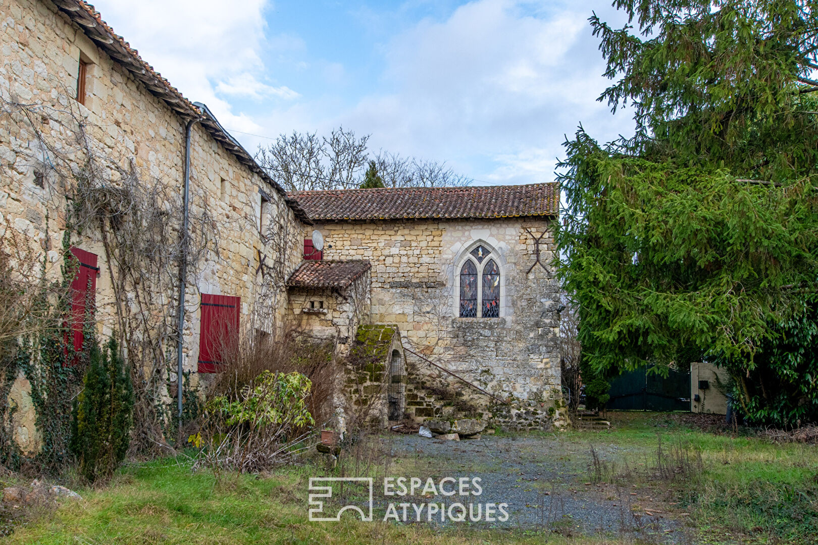 A unique building with spiritual resonances in the heart of an Angevin hamlet