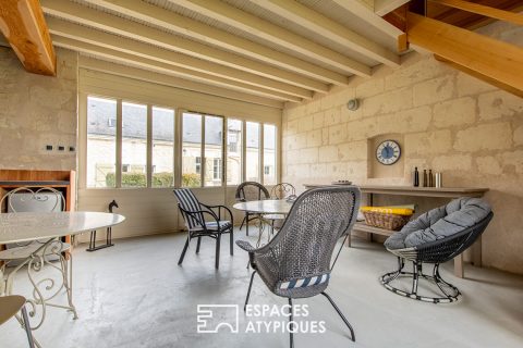 Beautiful property in a rural setting with meadow and boxes for horses