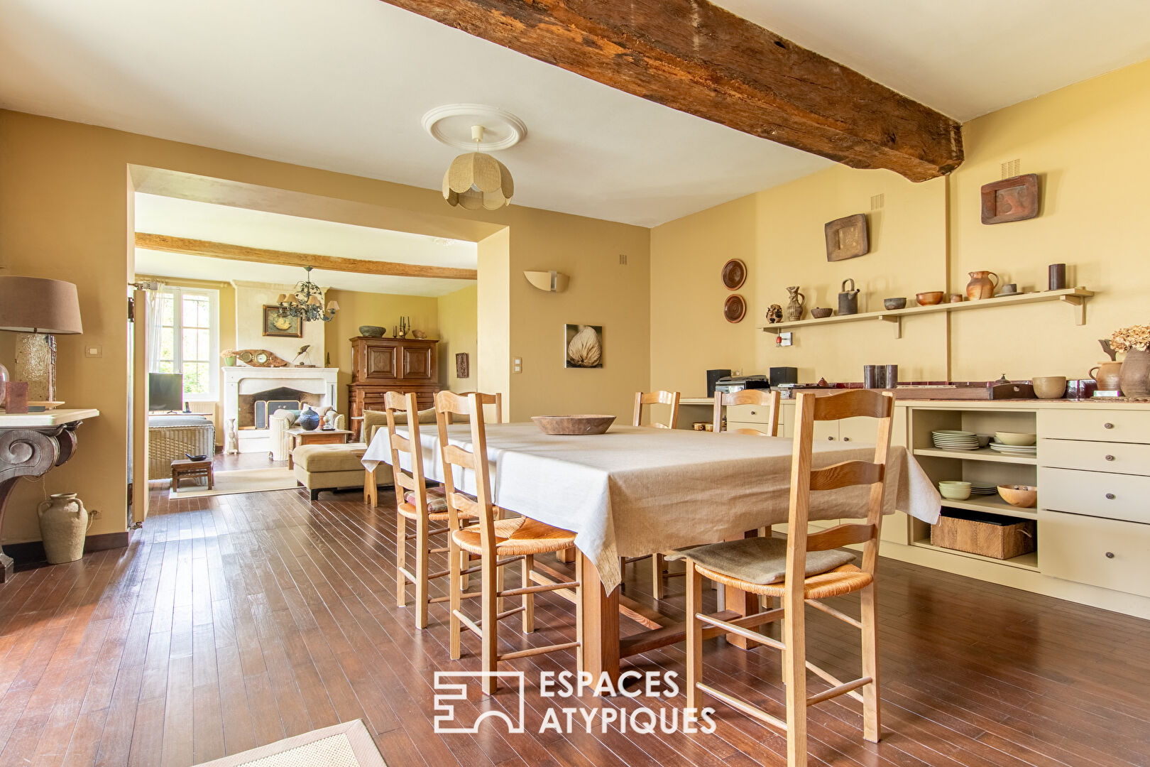 Beautiful property in a rural setting with meadow and boxes for horses