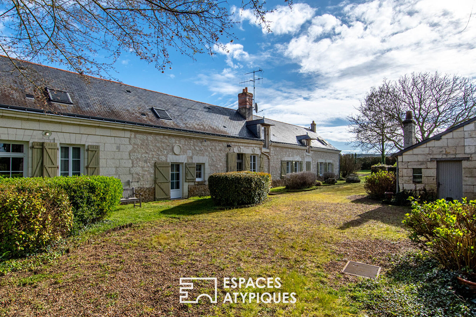 Beautiful property in a rural setting with meadow and boxes for horses